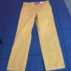American Eagle relaxed khakis in a mens 29x32